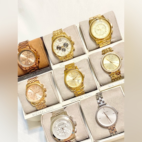 MICHAEL KORS “OVERSIZED LEXINGTON”MK8494 GOLD WATCH - Picture 4 of 5